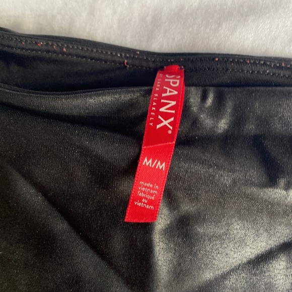 Spanx faux leather leggings size medium - Picture 2 of 3